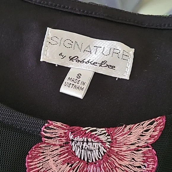 Robbie Bee Lace Dress ❤️ - Picture 7 of 9